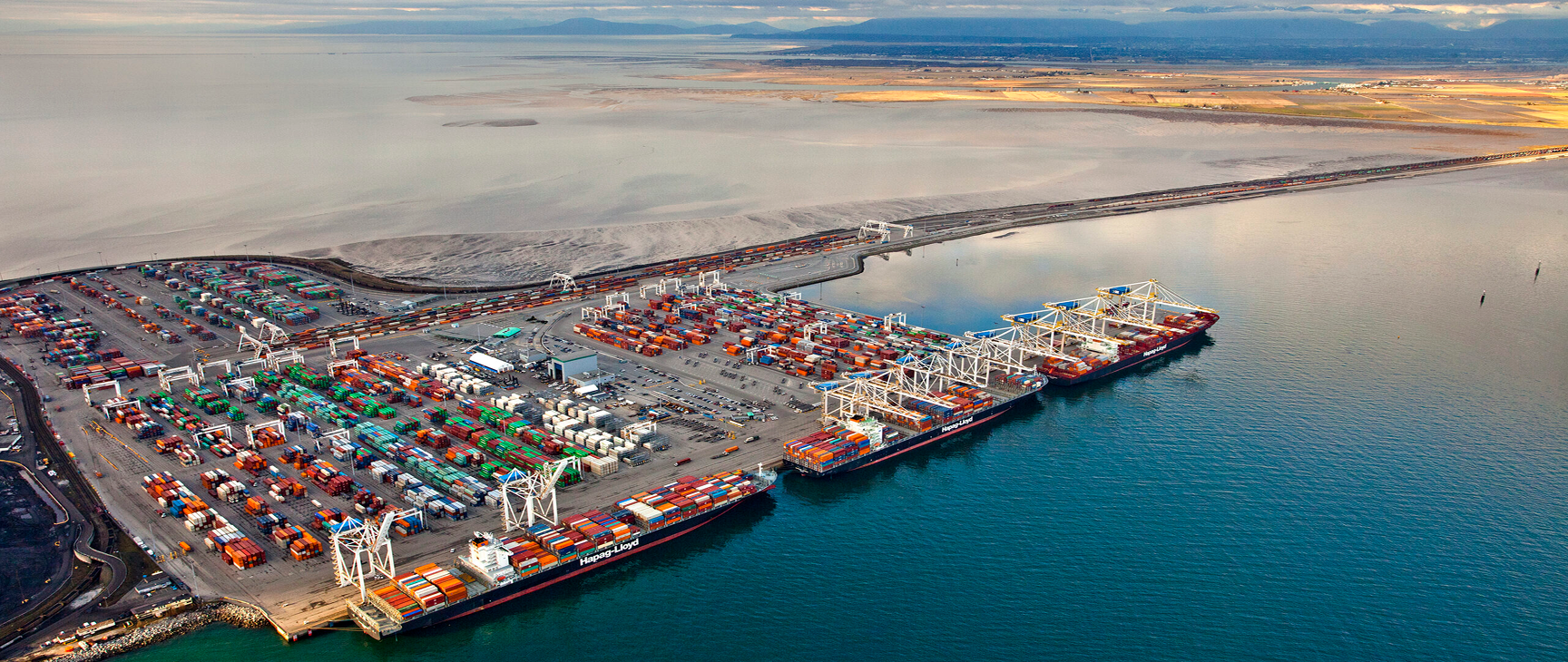 Global Trade Shipping Port Background